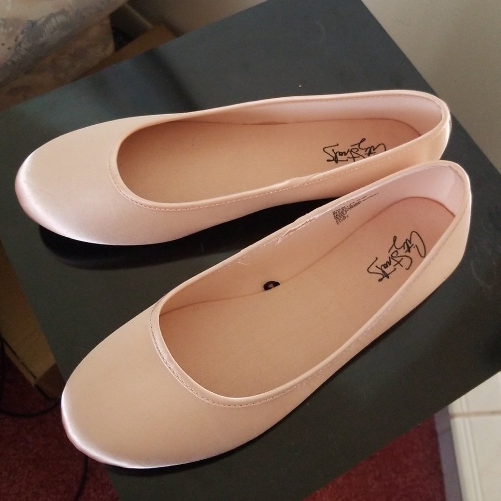 A MUST HAVE FOR SPRING! Satin Ballet shoes